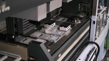 Cluj: UBB a inaugurat prima platformă de testări in vitro pentru dezvoltarea medicamentelor din România