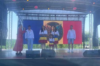 Vâlcea: Familia și comunitatea, celebrate la festivalul ‘Rădăcini și Aripi’ de la Orlești