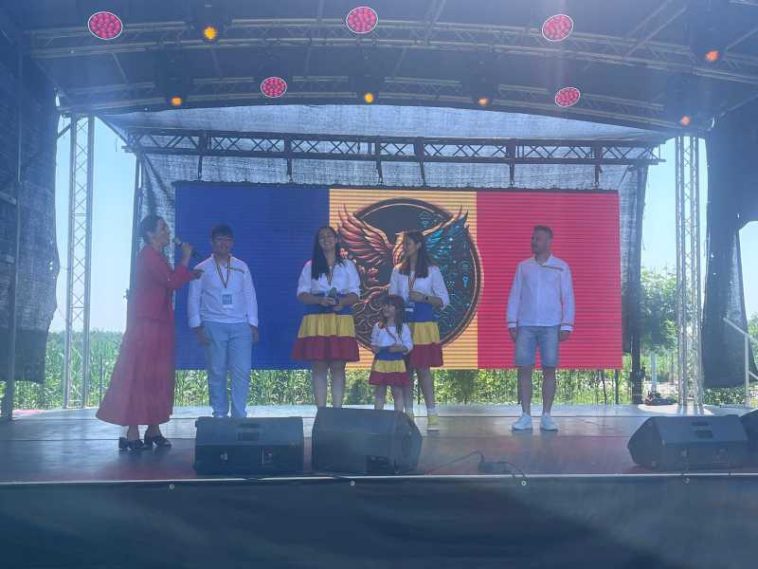 Vâlcea: Familia și comunitatea, celebrate la festivalul ‘Rădăcini și Aripi’ de la Orlești