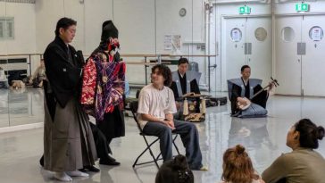 Workshop de bunraku susținut de artiști japonezi, la Teatrul Țăndărică