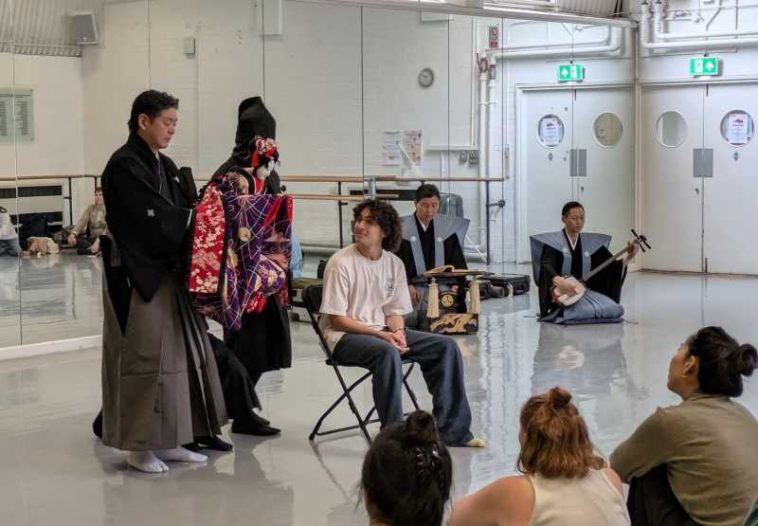 Workshop de bunraku susținut de artiști japonezi, la Teatrul Țăndărică