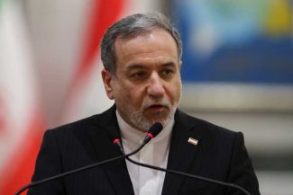 Șeful diplomației iraniene spune că doar Teheranul va face posibilă reluarea traficului prin strâmtoarea Ormuz