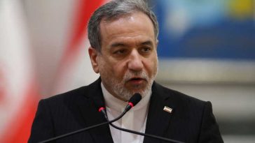 Șeful diplomației iraniene spune că doar Teheranul va face posibilă reluarea traficului prin strâmtoarea Ormuz