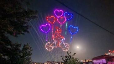 Sibiu: O adolescentă de 16 ani a căzut de la aproximativ patru metri în timpul spectacolului cu drone din cadrul FITS
