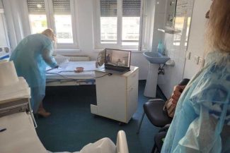 Gorj: Un elev a susținut proba la Limba română din salonul de spital, după o operație de apendicită