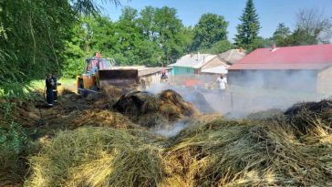 Botoșani: Un depozit de furaje din localitatea Smârdan a luat foc pe fondul caniculei