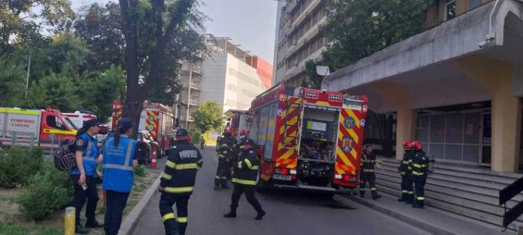 Bacău: Incendiu la Unitatea de Primiri Urgențe a Spitalului Județean; circa 140 de persoane evacuate