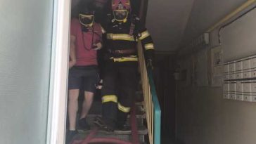 Alba: Zece locatari evacuați dintr-un bloc, în urma unui incendiu