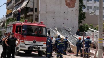 Grecia: Patru persoane, prinse sub dărâmături după prăbușirea unei clădiri rezidențiale în Atena