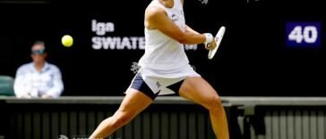 Tenis: Iga Swiatek, calificare în turul al doilea la Wimbledon după un meci de trei seturi