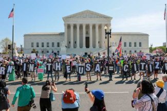 SUA: Curtea Supremă anulează decretul lui Trump ce limita dobândirea cetățeniei americane în urma nașterii în SUA