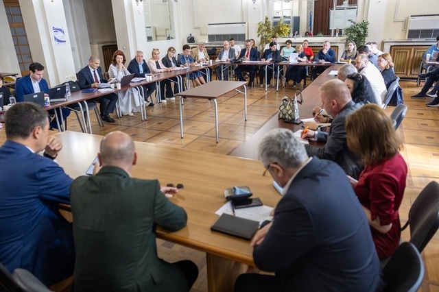 ONB, TNB, CNDB, MNIR, între cele 12 instituţii de cultură incluse într-un program-pilot în care vor fi stabilite criterii obiective pentru acordarea premiilor de performanţă