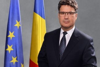 Rectorul SNSPA: Nu cred că un Guvern Veştea poate aduce liniştea şi echilibrul politic de care România are nevoie / Ar trebui să îşi depună mandatul / România are nevoie de o soluţie politică inteligentă, nu de o victorie de etapă a unei tabere