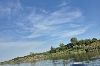 Braşov: Intervenţie a salvatorilor la barajul Viştea. Un adult şi un copil au fost salvaţi, o a treia persoană, un adult, este căutată