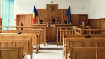 Activitatea în instanţe şi parchete, suspendată parţial – Personalul auxiliar de specialitate şi conex din sistemul judiciar protestează faţă de prevederile noii legi a salarizării / Joi, instanţele vor fi complet blocate în intervalul 08.00 – 12.00