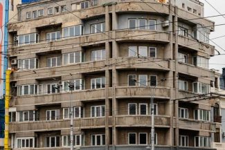 Bucureştenii vor putea plăti în rate, fără dobândă, sumele neeligibile din consolidarea clădirilor cu risc seismic