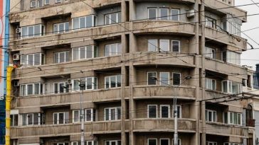 Bucureştenii vor putea plăti în rate, fără dobândă, sumele neeligibile din consolidarea clădirilor cu risc seismic