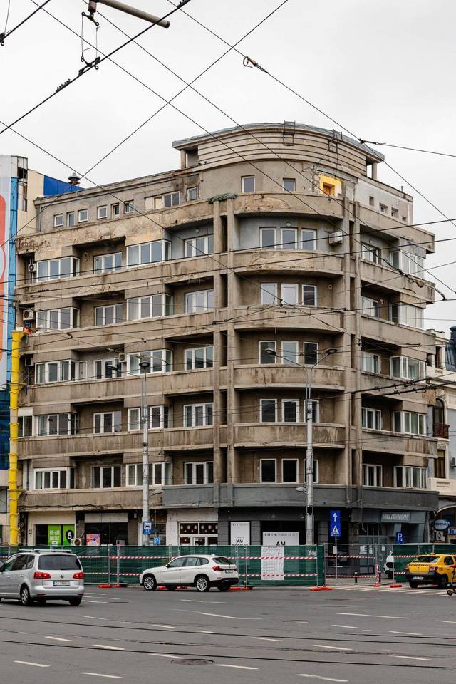 Bucureştenii vor putea plăti în rate, fără dobândă, sumele neeligibile din consolidarea clădirilor cu risc seismic
