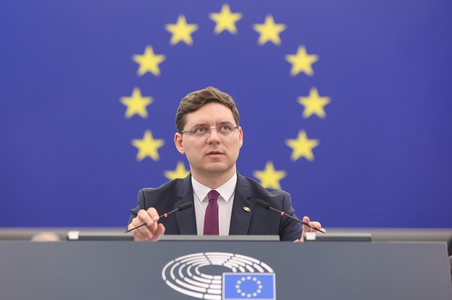 Victor Negrescu: Suntem oameni serioşi, avem deja programul de guvernare al viitorului prim-ministru pe care ni-l dorim a fi Sorin Grindeanu. PSD nu va accepta niciodată politica de austeritate a dreptei şi măsurile lor abuzive împotriva oamenilor