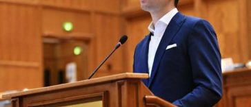 ADRIAN VEŞTEA, DESEMNAT PREMIER – Sighiartău: Preşedintele a renunţat la poziţia de mediator, a ales să devină actor politic într-o confruntare care urmăreşte fragmentarea PNL / Îndepărtarea lui Bolojan, parte a unei strategii asumate împreună cu PSD