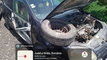 Un agent economic din judeţul Brăila care dezmembra maşini fără autorizaţie de mediu, amendat / Pe terenul din jurul atelierului, comisarii au găsit 740 de litri de uleiuri uzate – FOTO