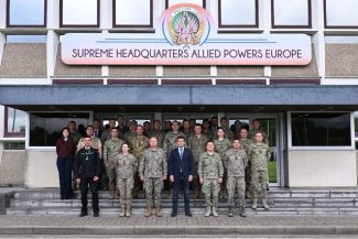 Ministrul interimar al Apărării, Radu Miruţă, la sediul Comandamentului Suprem al Forţelor Aliate din Europa (SHAPE) din Belgia: România investeşte în propria apărare, însă, până la livrarea capabilităţilor avem nevoie de sprijin din partea aliaţilor