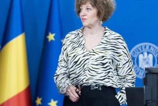 Oana Gheorghiu: Adevărul despre TAROM, o companie aflată în zbor direct către eşec: Datorii de 930 milioane de lei, grad de ocupare al aeronavelor sub 70% / Fie începem acum reforma reală la TAROM, fie compania va continua să fie vândută pe bucăţi