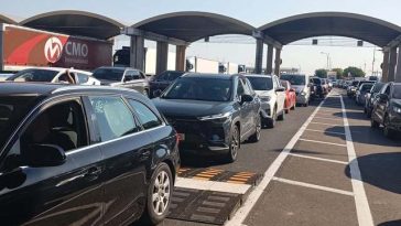 CNAIR: Circulaţie îngreunată pe Podul Giurgiu-Ruse din cauza lucrărilor pe partea bulgară a podului / Coloane de maşini şi zeci de minute de aşteptare – FOTO