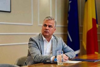 Adrian Veştea: Îmi asum continuarea dialogului şi a negocierilor cu partidele politice până la finalizarea programului de guvernare şi a echipei guvernamentale / Fiecare decizie trebuie analizată cu responsabilitate