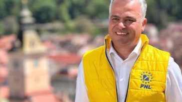 Adrian Veştea îşi anunţă candidatura la şefia PNL şi cere mutarea Congresului PNL pe 28 iunie: Intenţionez să prezint o moţiune concentrată pe responsabilitatea faţă de România, în cadrul unui parteneriat politic onest cu preşedintele
