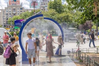 113 cişmele şi 8 duşuri stradale, disponibile în Bucureşti pentru răcorire – HARTA / FOTO