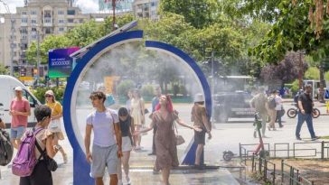 113 cişmele şi 8 duşuri stradale, disponibile în Bucureşti pentru răcorire – HARTA / FOTO