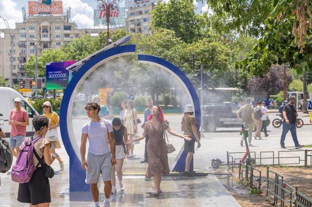 113 cişmele şi 8 duşuri stradale, disponibile în Bucureşti pentru răcorire – HARTA / FOTO