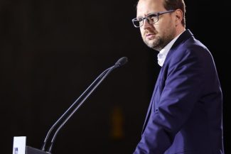 Dominic Fritz anunţă că i-a propus lui Sorin Grindeanu să susţină un guvern minoritar al PNL-USR-UDMR şi rotativă anul viitor: Numele premierului îl putem discuta / USR refuză să fie scara pe care PSD se întoarce la putere