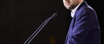 Dominic Fritz anunţă că i-a propus lui Sorin Grindeanu să susţină un guvern minoritar al PNL-USR-UDMR şi rotativă anul viitor: Numele premierului îl putem discuta / USR refuză să fie scara pe care PSD se întoarce la putere