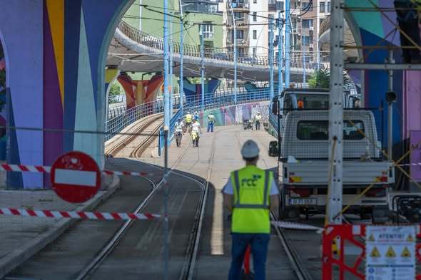 Primăria Capitalei, despre stadiul lucrărilor la Pasajul Basarab: La fix o săptămână de la startul lucrărilor, deja o bună parte din schele sunt montate / Din noaptea de duminică spre luni se închide calea de pe sensul Bd. Titulescu – Şos. Grozăveşti