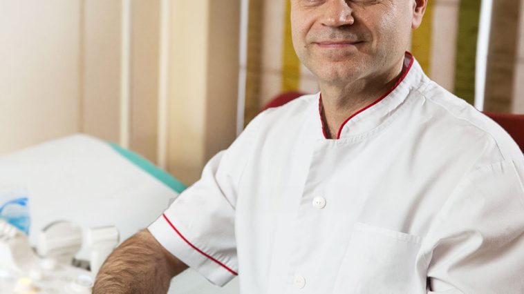 General de brigada (rtr) Dr. George Marinescu, medic specialist în imagistică medicală, explică rolul ecografiei de părți moi