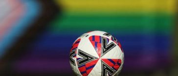 Cupa Mondială 2026: Steagurile în culorile comunităţii LGBTQ+ vor fi permise pe arena Lumen Field la meciul Iran – Egipt