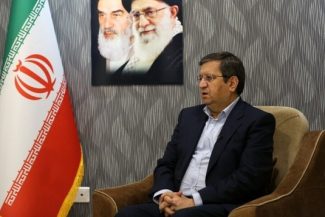 Guvernatorul Băncii centrale iraniene Abdolnaser Hemmati dezminte declaraţii ale lui Trump potrivit cărora activele iraniene deblocate urmează să fie folosite la cumpărarea de bunuri din SUA. ”Nu este adevărat”, protocolul nu prevede aşa ceva, dar Iranul