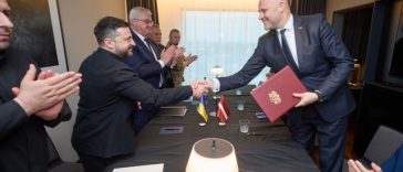 Ucraina şi Letonia au semnat un acord în domeniul dronelor, anunţă Zelenski