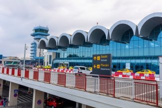 Aeroportul ”Henri Coandă” devine primul aeroport din România cu aterizări şi decolări coordonate. Coordonarea, făcută de cel mai mare coordonator independent de sloturi aeroportuare din lume