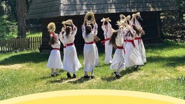 Sânzienele, sărbătorite cu dansuri, târg şi ateliere la Muzeul Naţional al Satului “Dimitrie Gusti”