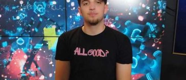 Un elev din Bucureşti a creat o aplicaţie pentru a-i sprijini pe adolescenţii care au probleme şi nu au cu cine să discute/ Cum funcţionează aplicaţia ”All Good”
