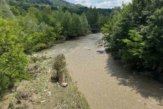 Apele Române anunţă că în 7 staţii de monitorizare nivelul precipitaţiilor a depăşit 50 de litri pe metrul pătrat. Pe pe râul Miletin, în judeţul Botoşani, a fost depăşită cota de atenţie – VIDEO