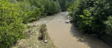 Apele Române anunţă că în 7 staţii de monitorizare nivelul precipitaţiilor a depăşit 50 de litri pe metrul pătrat. Pe pe râul Miletin, în judeţul Botoşani, a fost depăşită cota de atenţie – VIDEO