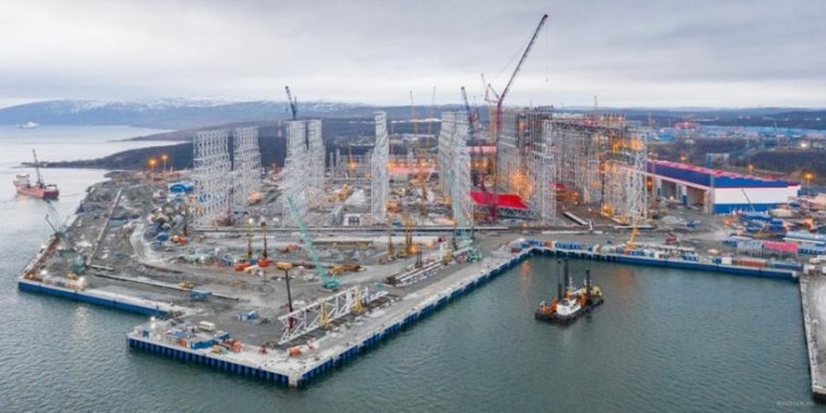Un petrolier GNL trecut sub pavilion rusesc începe operaţiunile la proiectul Arctic LNG 2, aflat sub sancţiuni americane