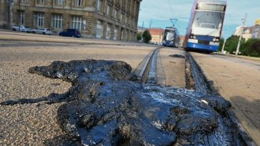 Canicula îşi face simţită prezenţa în Europa de Sud şi de Est, unde încep să izbucnească incendii de pădure
