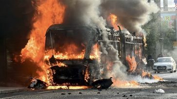 Incidente violente în timpul manifestaţiilor împotriva imigranţilor la Belfast