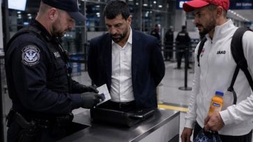 Cupa Mondială: Atacantul irakian Aymen Hussein, interogat timp de câteva ore la aeroportul din Chicago, la sosirea în SUA