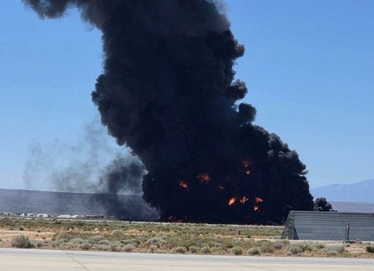 Opt persoane au murit în urma prăbuşirii bombardierului B-52 al Forţelor Aeriene ale SUA în California